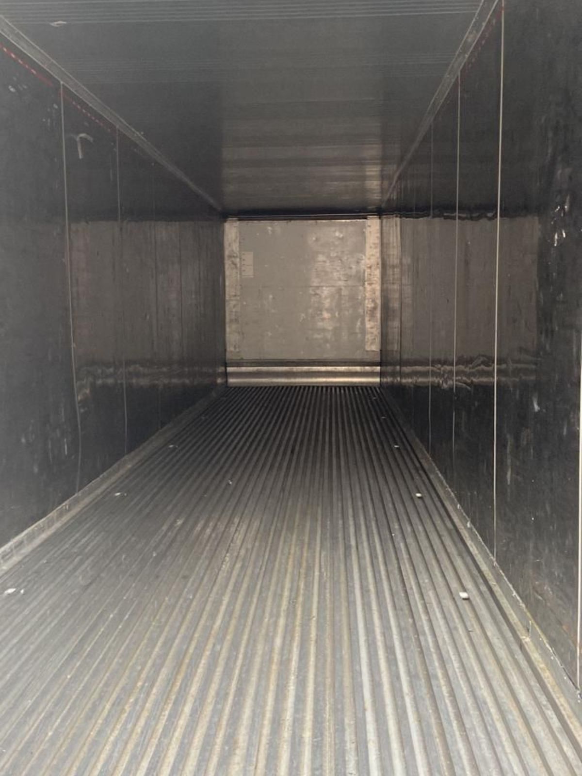 Interior do container Reefer refrigerado
